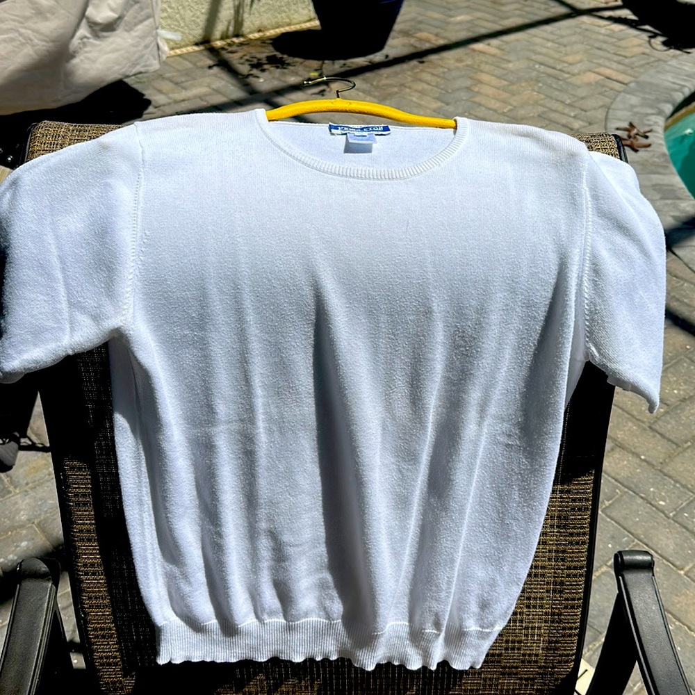 White Pendleton short sleeve crew neck size small sweater